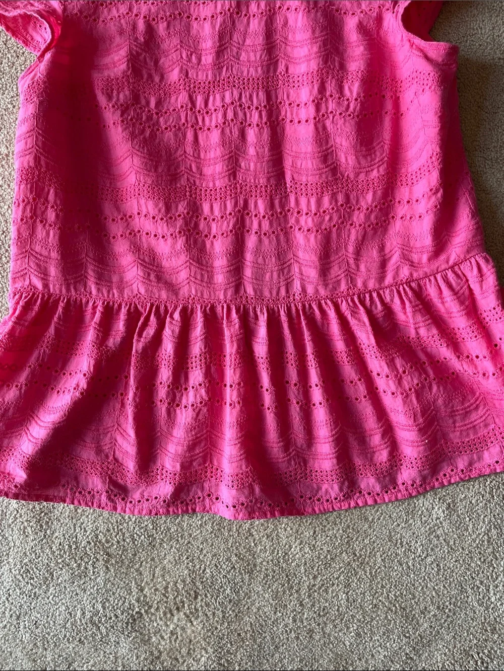 Like New ladies Haley & the Hound top! Sz.M, Beautiful bright pink w gold zipp